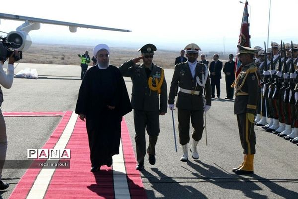 استقبال مردم خوی از رئیس جمهوری