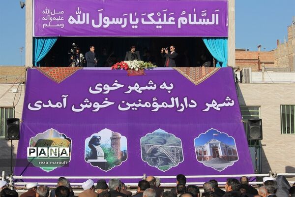 استقبال مردم خوی از رئیس جمهوری