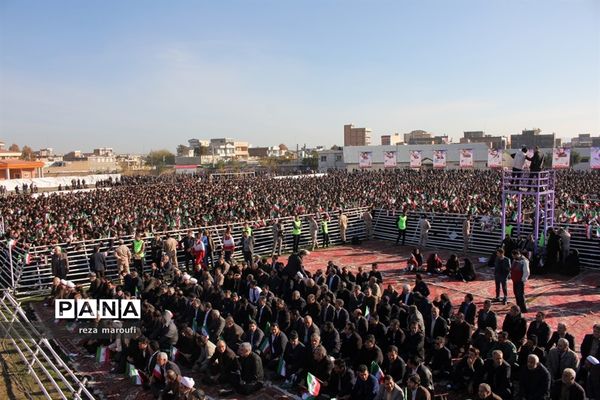 استقبال مردم خوی از رئیس جمهوری