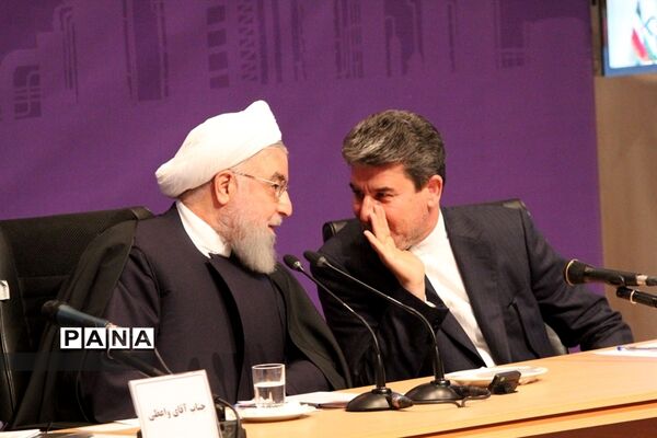 جلسه توسعه و برگزیدگان و افتتاح همزمان  پروژه‌های زیر بنایی و اقتصادی
