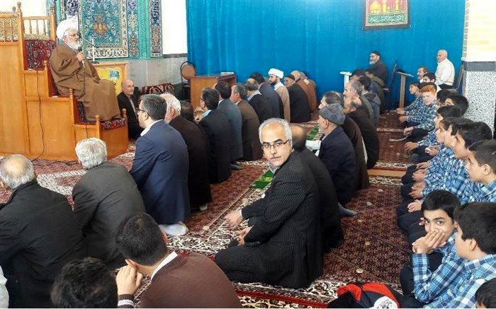 نماینده ولی فقیه  استان زنجان:  احترام به معلمان بر همه ما واجب است