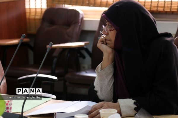 اولین نشست سرگروه مدیران دوره دوم متوسطه نظری مناطق نوزده‌گانه شهر تهران