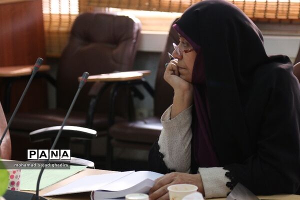 اولین نشست سرگروه مدیران دوره دوم متوسطه نظری مناطق نوزده‌گانه شهر تهران