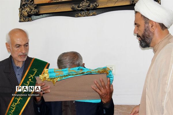 دیدار خادمین مسجد مقدس جمکران از خانواده شهید حرم استان بوشهر