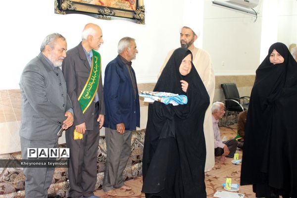 دیدار خادمین مسجد مقدس جمکران از خانواده شهید حرم استان بوشهر