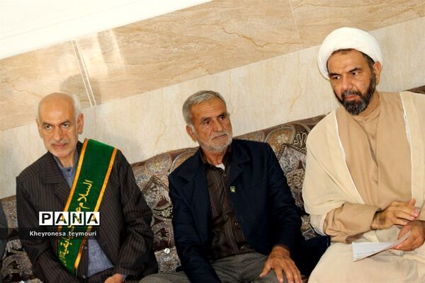 دیدار خادمین مسجد مقدس جمکران از خانواده شهید حرم استان بوشهر