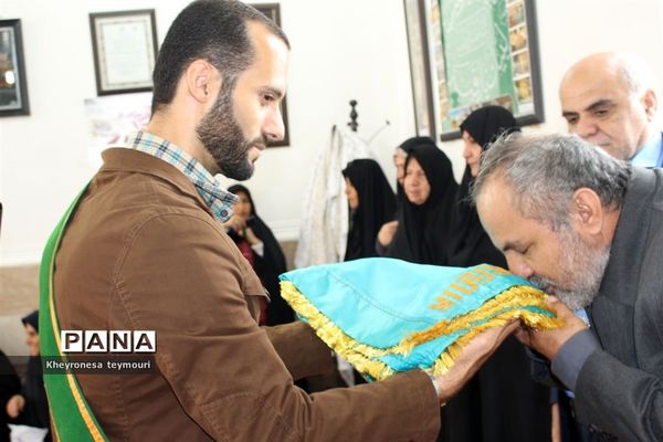 دیدار خادمین مسجد مقدس جمکران از خانواده شهید حرم استان بوشهر