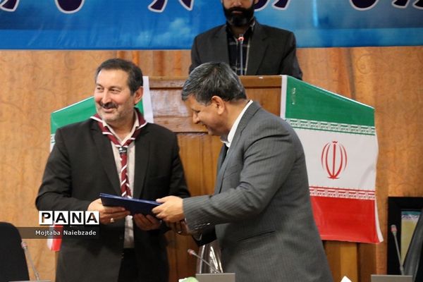 دیدار تشکل‌های دانش‌آموزی فریمان با فرماندار این شهرستان