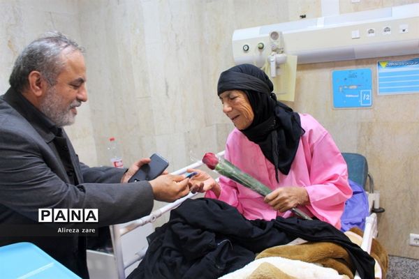 دیدار خادمان مسجد مقدس جمکران قم از بیماران بیمارستان شهدای خلیج فارس بوشهر