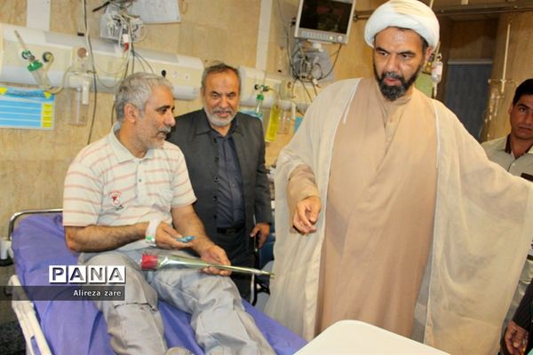 دیدار خادمان مسجد مقدس جمکران قم از بیماران بیمارستان شهدای خلیج فارس بوشهر