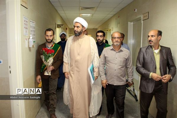 عیادت خادمان مسجد مقدس جمکران ازبیماران بیمارستان شهید گنجی دشتستان