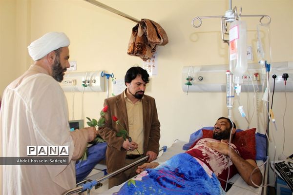 عیادت خادمان مسجد مقدس جمکران ازبیماران بیمارستان شهید گنجی دشتستان