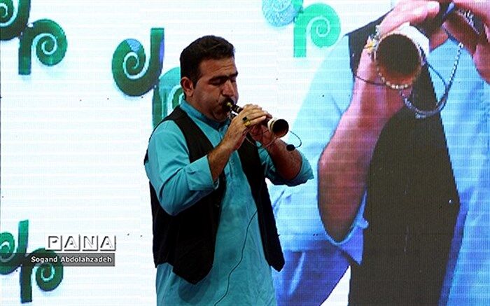 سازها و آواز‌های هنرمندان موسیقی پیامبر مهربانی را ستایش می‌کند