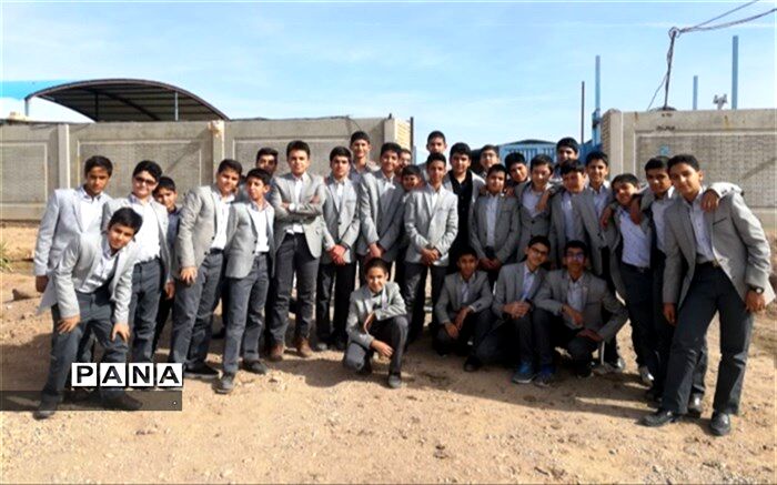 بازدید علمی دانش آموزان دبیرستان شهید ذوالفقاری میبد