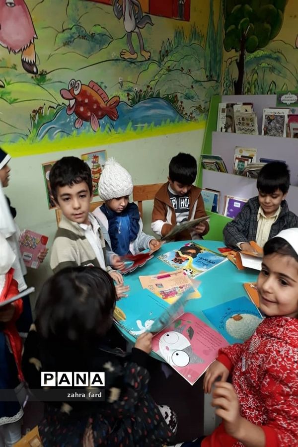 نهادینه کردن فرهنگ کتاب و کتابخوانی در نی ریز