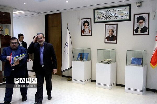 جلسه وزیر آموزش‌و‌پرورش با مجمع نمایندگان چهارمحال و بختیاری