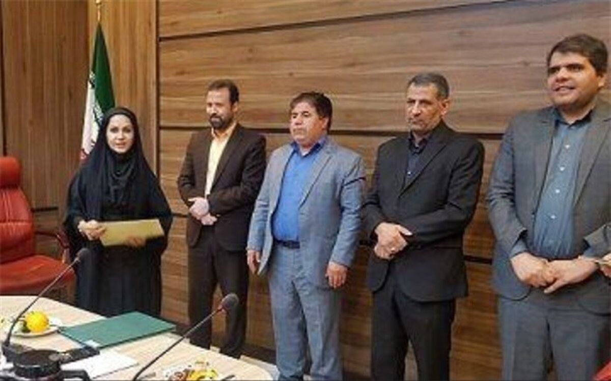 تجلیل از کارشناس پژوهش آموزش و پرورش ورامین