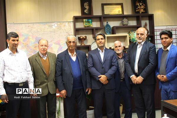 نشست اعضای مجمع خیرین مدرسه‌ساز استان با مدیر‌کل آموزش و پرورش شهرستان‌های استان تهران