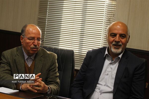 نشست اعضای مجمع خیرین مدرسه‌ساز استان با مدیر‌کل آموزش و پرورش شهرستان‌های استان تهران