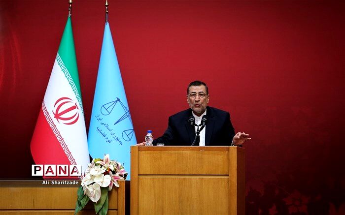 وزیر دادگستری: رعایت کرامت انسانی از مصادیق حقوق کودک است