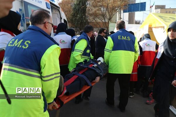 بیستمین مانور سراسری زلزله در هنرستان باقرالعلوم در تبریز
