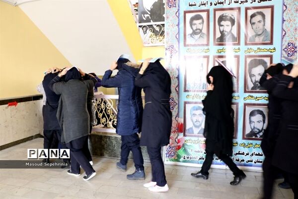 بیستمین مانور سراسری زلزله در هنرستان باقرالعلوم در تبریز