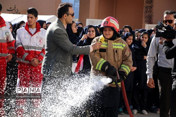 مانور زلزله و ایمنی در دبیرستان مهندس پروین شهرستان ساری