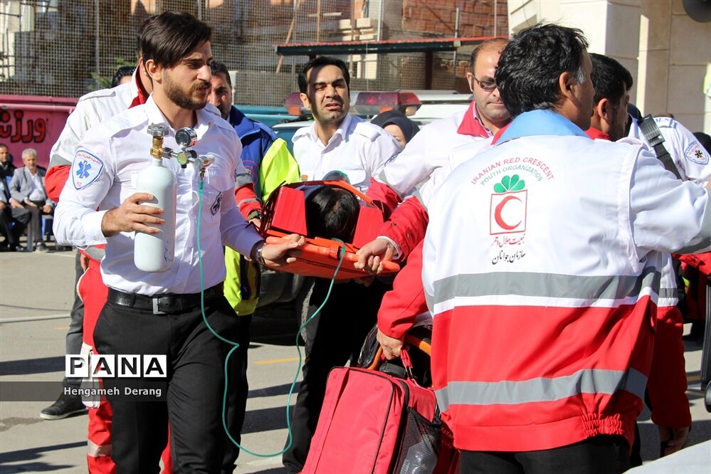 مانور زلزله و ایمنی در دبیرستان مهندس پروین شهرستان ساری