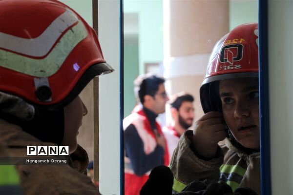 مانور زلزله و ایمنی در دبیرستان مهندس پروین شهرستان ساری