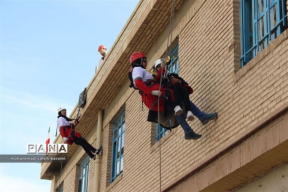 مانورسراسری زلزله و ایمنی مدارس در کرمان