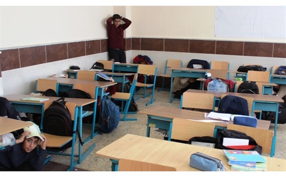 برگزاری مانور “ مدرسه ایمن- جامعه تا ب آور " درشهرستان سلماس