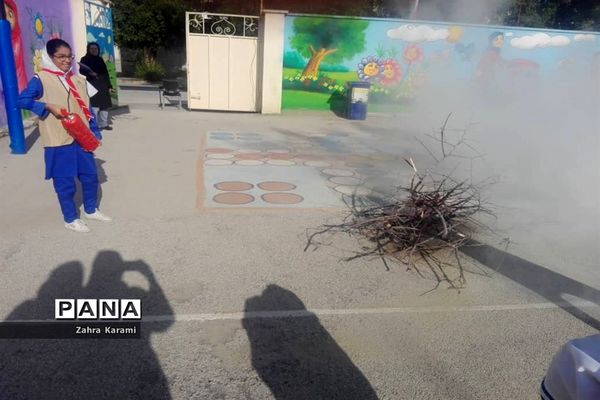 مانور زلزله در دبستان شهید فولادی 2 و دبستان معینی  بوشهر