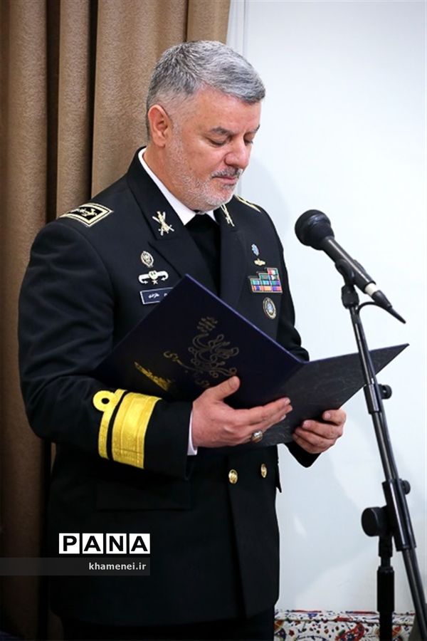 دیدار جمعی از فرماندهان ومسئولان نیروی دریایی ارتش با رهبر معظم انقلاب