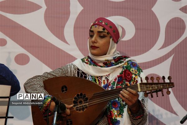 کنسرت گروه موسیقی ماهتو