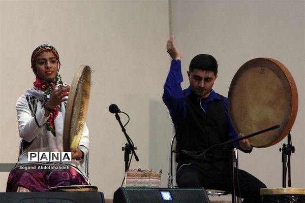 کنسرت گروه موسیقی ماهتو