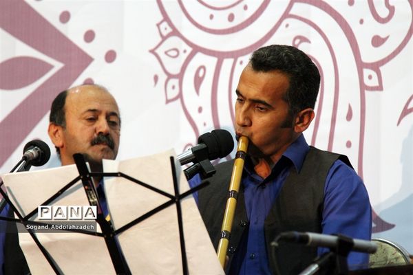 کنسرت گروه موسیقی ماهتو