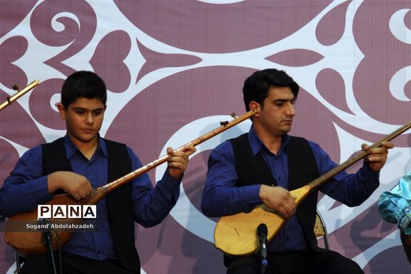 کنسرت گروه موسیقی ماهتو