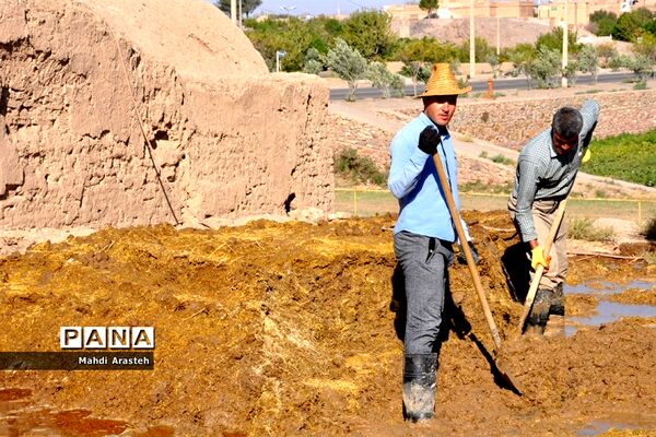 «بام اندود» یکی از آیین‌های قدیمی مردم خراسان جنوبی