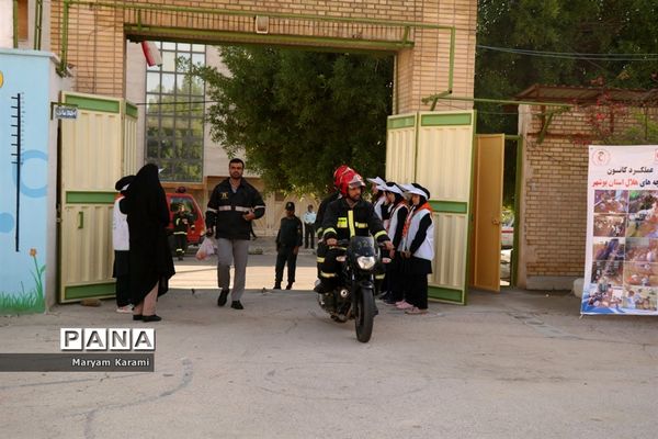 بیستمین مانور زلزله و ایمنی در مدارس استان بوشهر - ۱