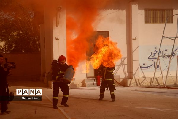 بیستمین مانور زلزله و ایمنی در مدارس استان بوشهر - ۱