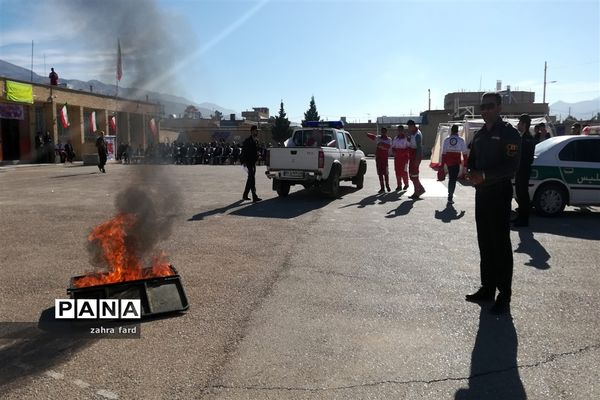 برگزاری بیستمین مانور زلزله و ایمنی در مدارس نی ریز