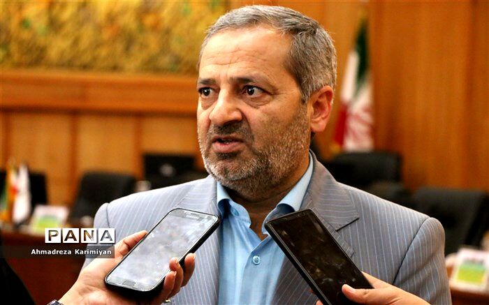 کاظمی تاکید کرد: آماده‌سازی ویترینی  جذاب از فعالیت‌های مورد علاقه دانش‌آموزان درمعاونت پرورشی