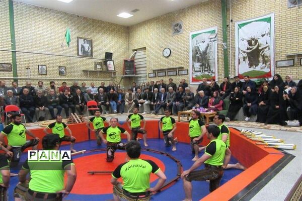 مراسم تجلیل از استاد احمد عزتی پرور در سالن ورزش باستانی ناحیه یک قم