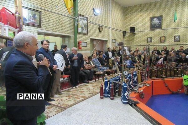 مراسم تجلیل از استاد احمد عزتی پرور در سالن ورزش باستانی ناحیه یک قم