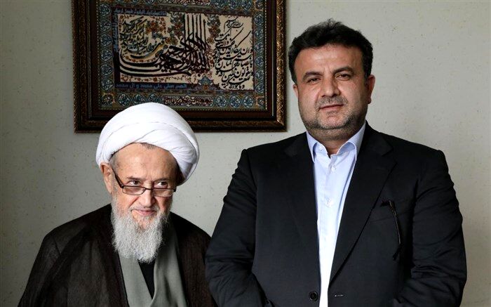 همه  باید به والی استان کمک کنند