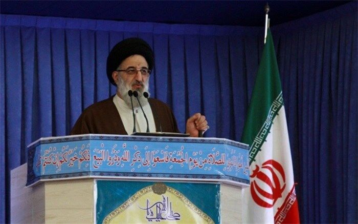 دشمن با جنگ نرم می‌خواهد اندیشه و فکر جامعه را تضعیف و تخریب کند