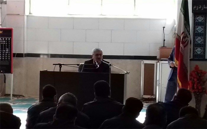 برگزاری میزخدمت در نماز جمعه شهرستان فیروزکوه