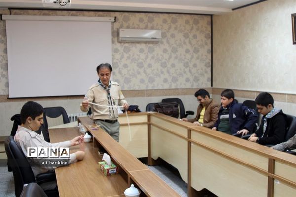 پنجمین جلسه آموزشی گروه ویژه پیشتازان پسر سازمان دانش‌آموزی استان قم