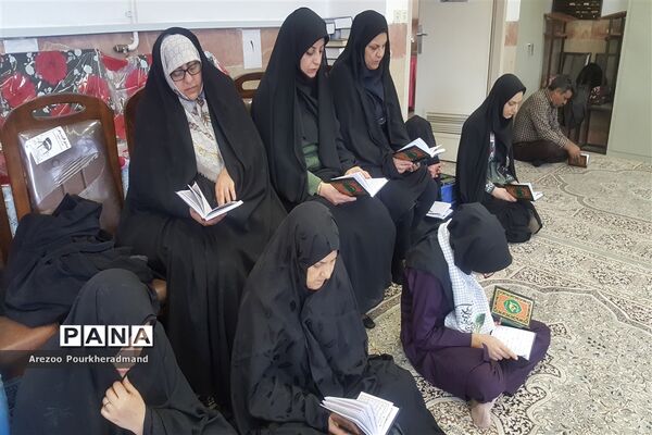 برگزاری دعای ندبه دانش آموزی در دبیرستان فرزانگان حکیم زاده ناحیه یک یزد