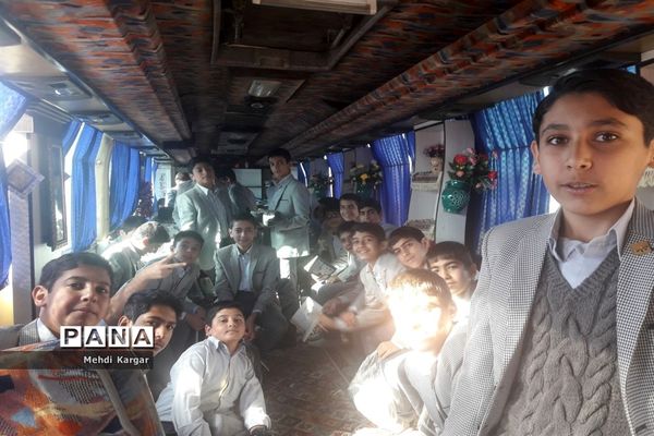 برگزاری اردوی شبی در مدرسه در دبیرستان شهید ذوالفقاری میبد در استان یزد